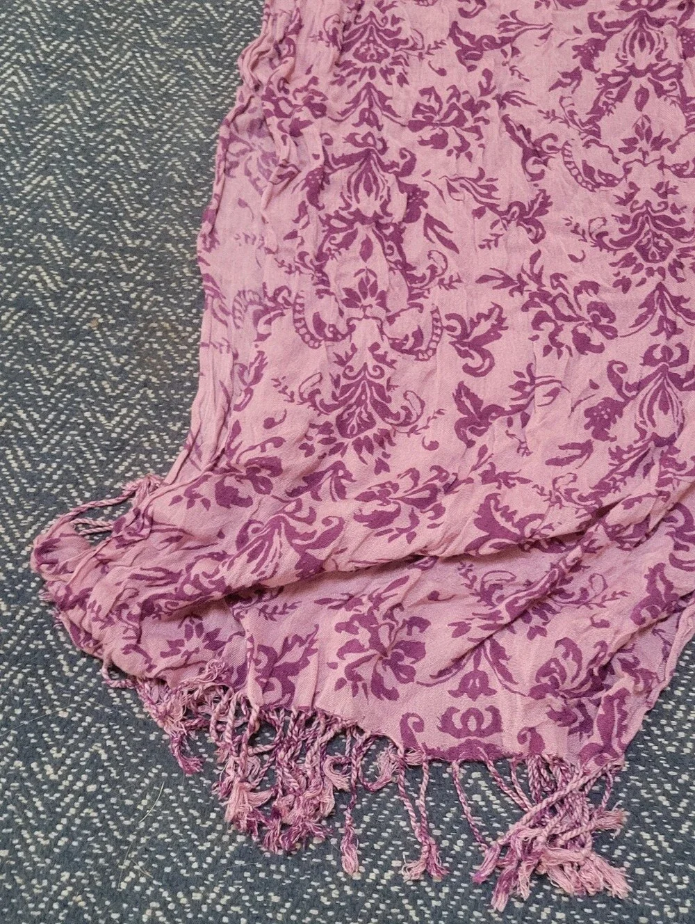 N/A pink paisley